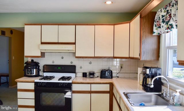 393 CLOVER CT, West Grove, PA 19390