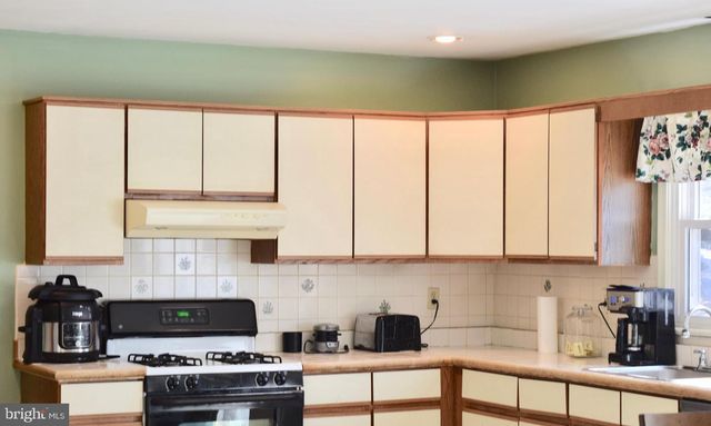 393 CLOVER CT, West Grove, PA 19390