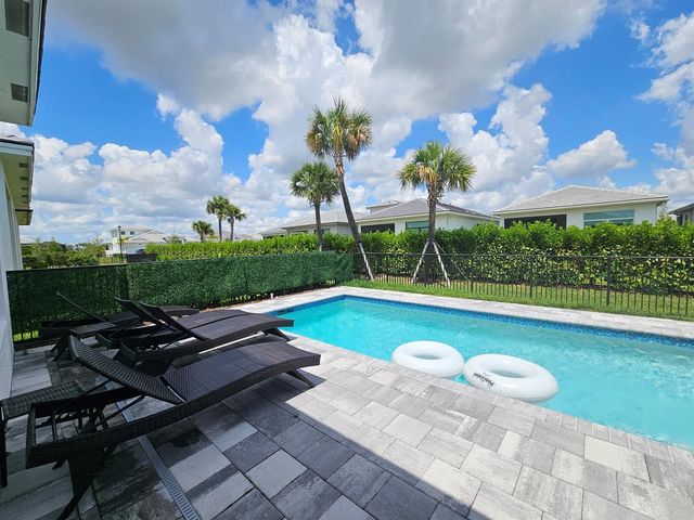 9142 SW Esule Way, Port St. Lucie, FL 34987