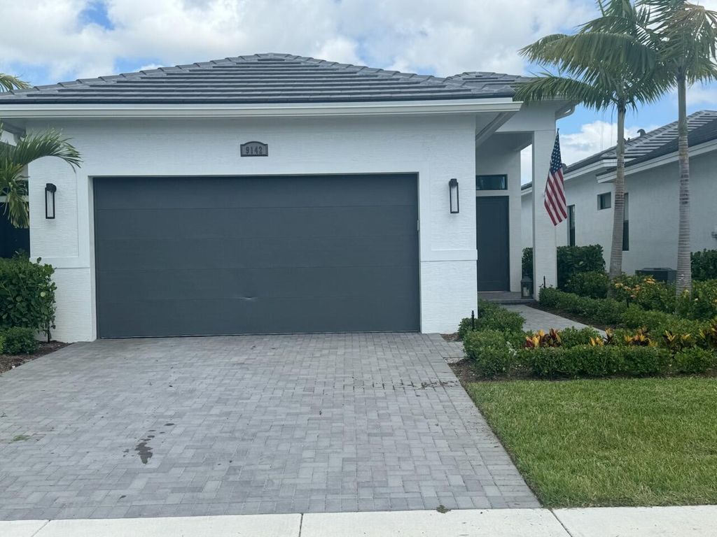 9142 SW Esule Way, Port St. Lucie, FL 34987