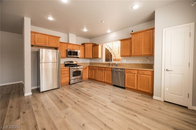 8253 Arden Landing Place, Las Vegas, NV 89117
