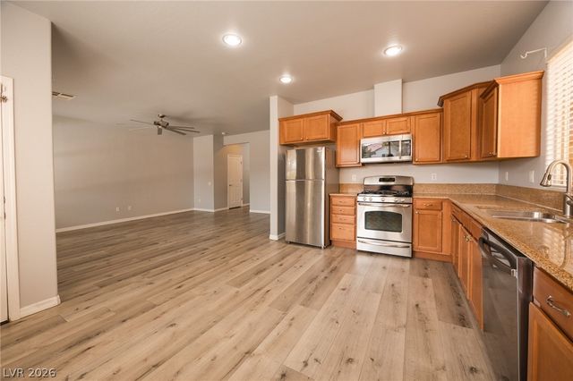8253 Arden Landing Place, Las Vegas, NV 89117