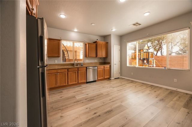 8253 Arden Landing Place, Las Vegas, NV 89117