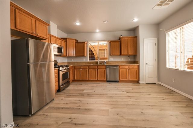 8253 Arden Landing Place, Las Vegas, NV 89117