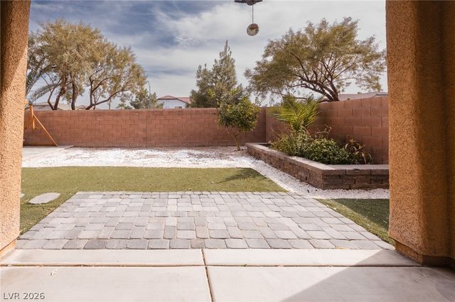 8253 Arden Landing Place, Las Vegas, NV 89117