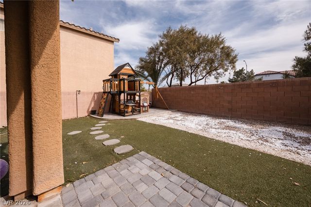 8253 Arden Landing Place, Las Vegas, NV 89117