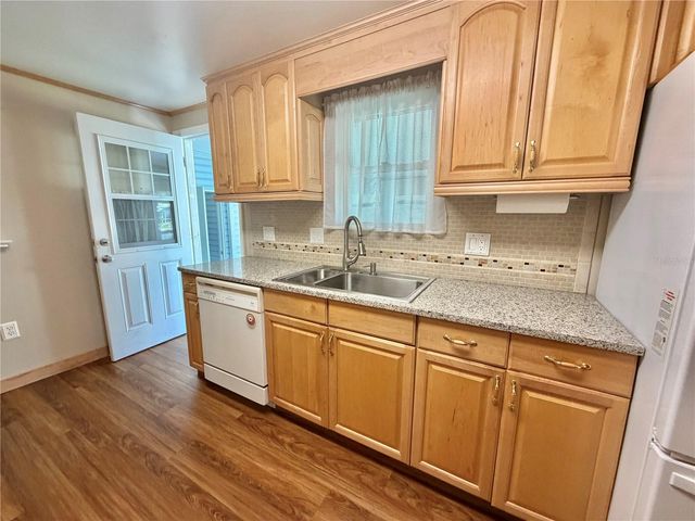 145 ROYAL PALM DRIVE, Leesburg, FL 34748