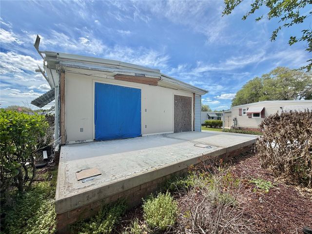 145 ROYAL PALM DRIVE, Leesburg, FL 34748