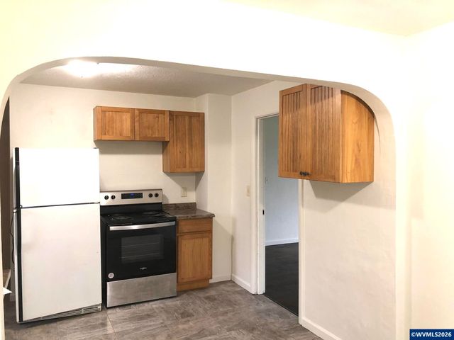 825 Treewood Ln SE, Salem, OR 97317