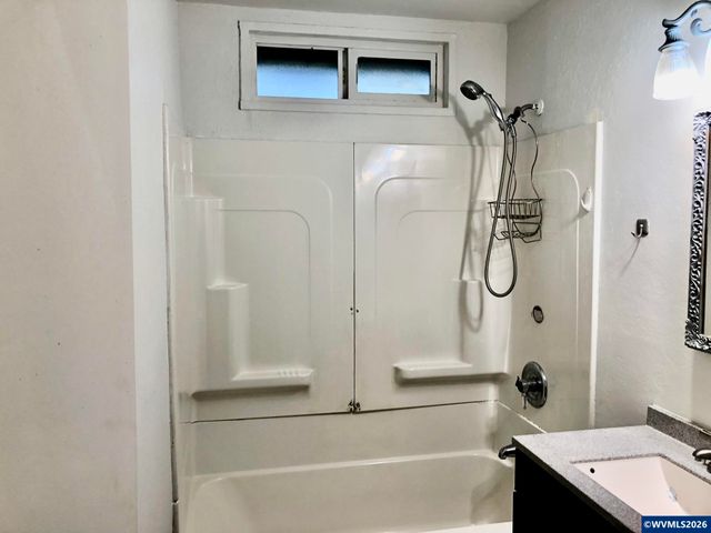 825 Treewood Ln SE, Salem, OR 97317