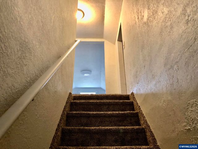 825 Treewood Ln SE, Salem, OR 97317