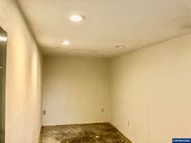 825 Treewood Ln SE, Salem, OR 97317