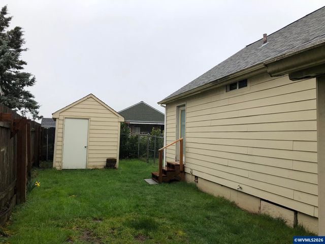 825 Treewood Ln SE, Salem, OR 97317