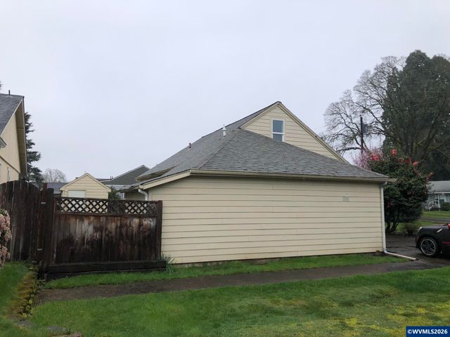 825 Treewood Ln SE, Salem, OR 97317