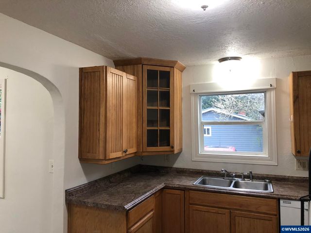 825 Treewood Ln SE, Salem, OR 97317