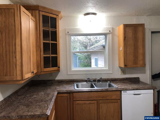 825 Treewood Ln SE, Salem, OR 97317