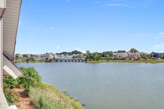 10 Waters Edge, Brielle, NJ 08730