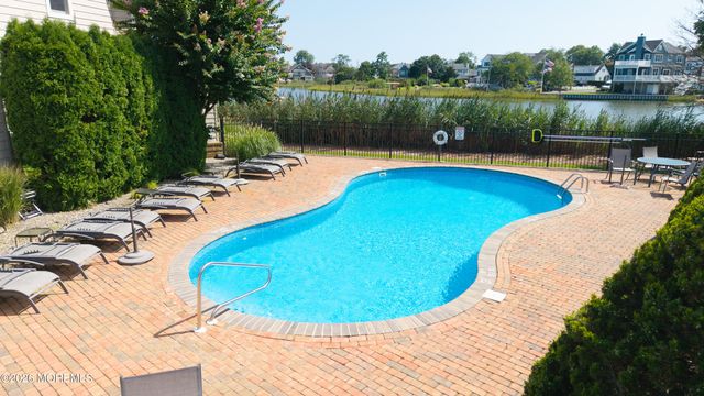 10 Waters Edge, Brielle, NJ 08730