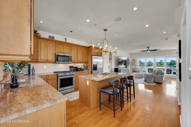 10 Waters Edge, Brielle, NJ 08730