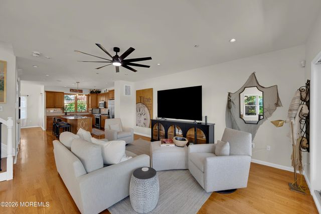 10 Waters Edge, Brielle, NJ 08730