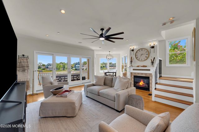 10 Waters Edge, Brielle, NJ 08730