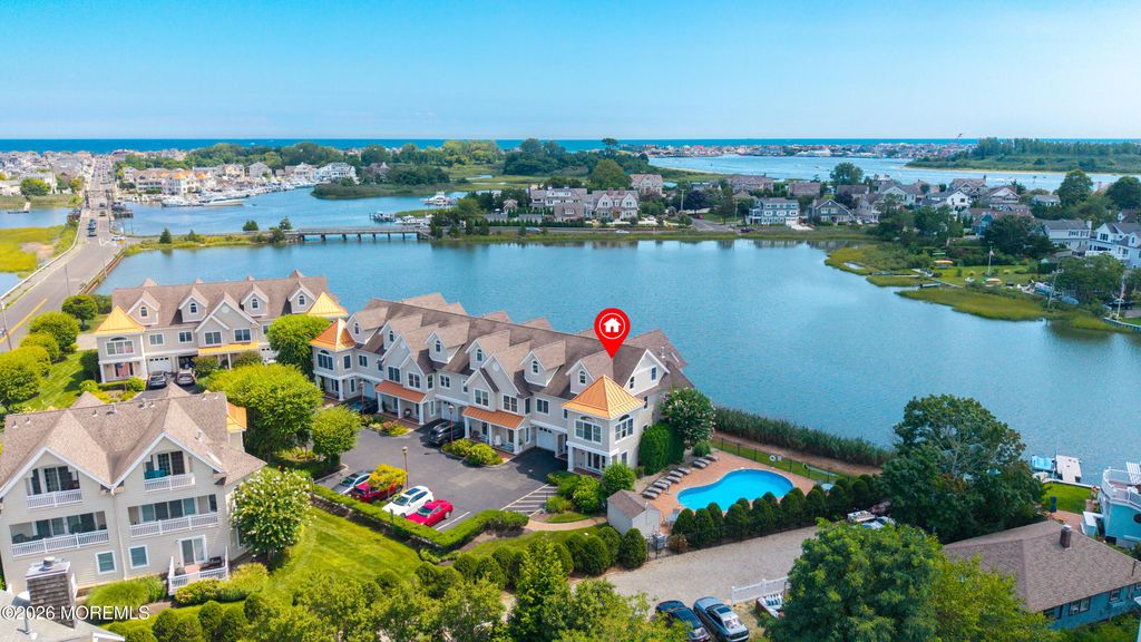 10 Waters Edge, Brielle, NJ 08730