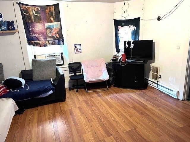 40 Byers St, Springfield, MA 01105
