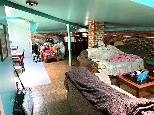 40 Byers St, Springfield, MA 01105