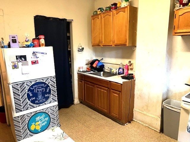40 Byers St, Springfield, MA 01105