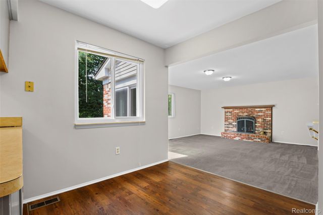 8167 Sandpiper Street, Canton Charter Township, MI 48187