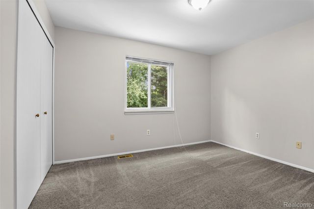 8167 Sandpiper Street, Canton Charter Township, MI 48187