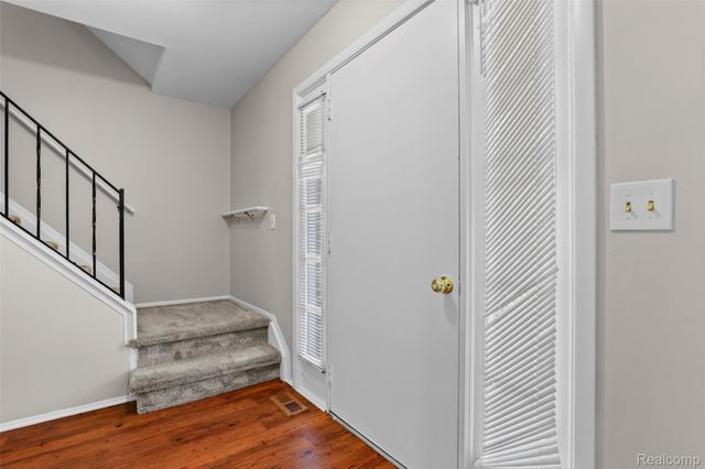 8167 Sandpiper Street, Canton Charter Township, MI 48187