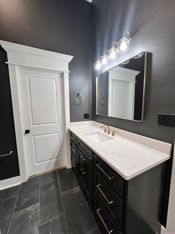 307 E Center Avenue, Searcy, AR 72143