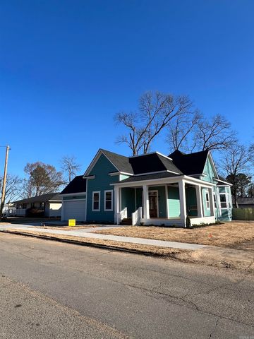 307 E Center Avenue, Searcy, AR 72143