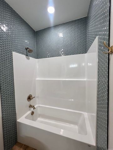 307 E Center Avenue, Searcy, AR 72143