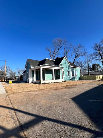 307 E Center Avenue, Searcy, AR 72143