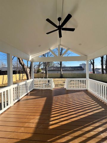 307 E Center Avenue, Searcy, AR 72143