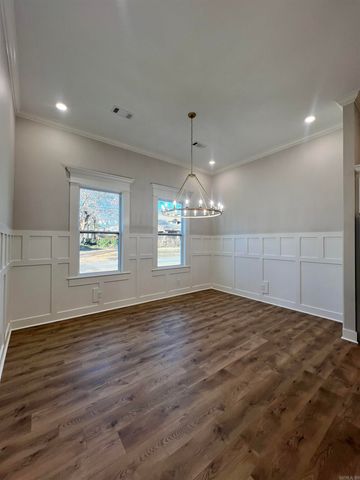 307 E Center Avenue, Searcy, AR 72143