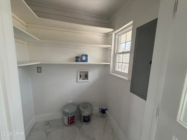 2112 Inwood Road, Grand Ridge, FL 32442