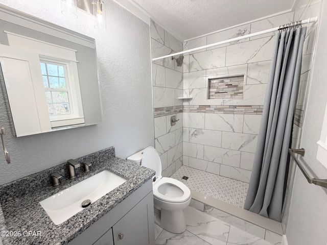 2112 Inwood Road, Grand Ridge, FL 32442