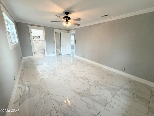 2112 Inwood Road, Grand Ridge, FL 32442