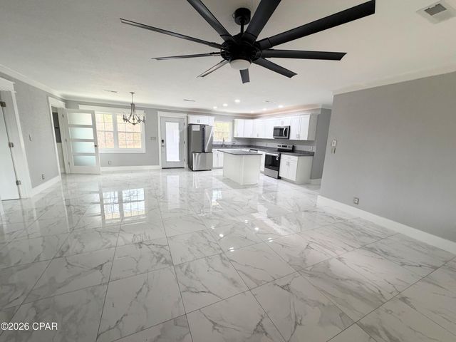 2112 Inwood Road, Grand Ridge, FL 32442