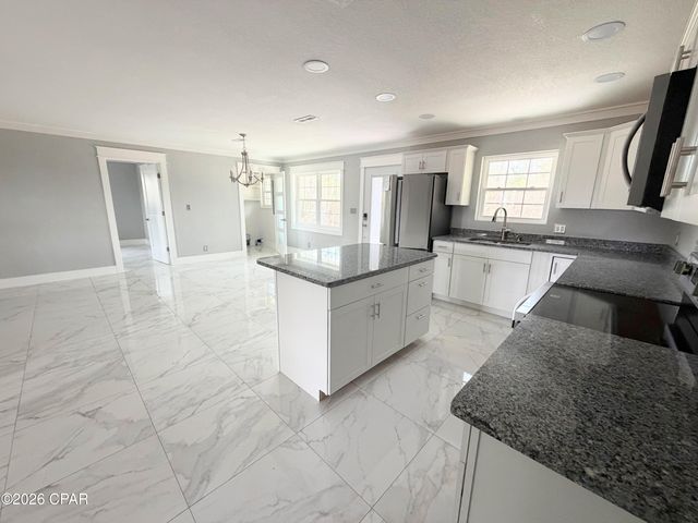 2112 Inwood Road, Grand Ridge, FL 32442