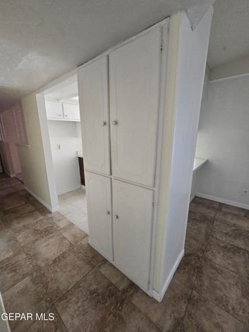 332 Carnival Drive, El Paso, TX 79912