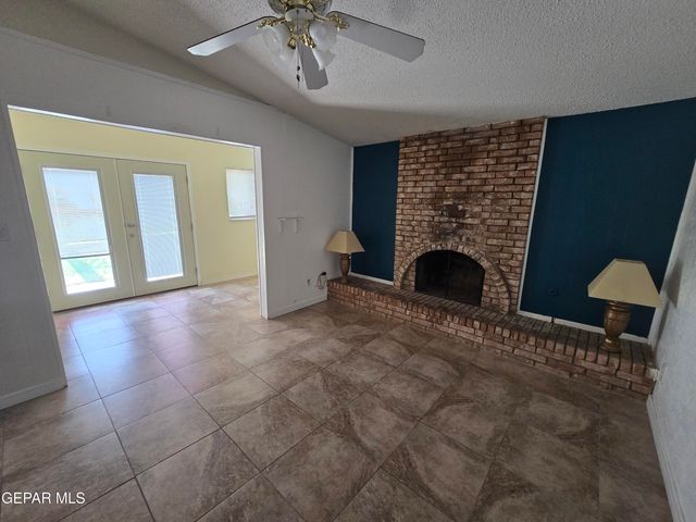 332 Carnival Drive, El Paso, TX 79912