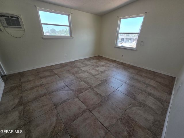 332 Carnival Drive, El Paso, TX 79912