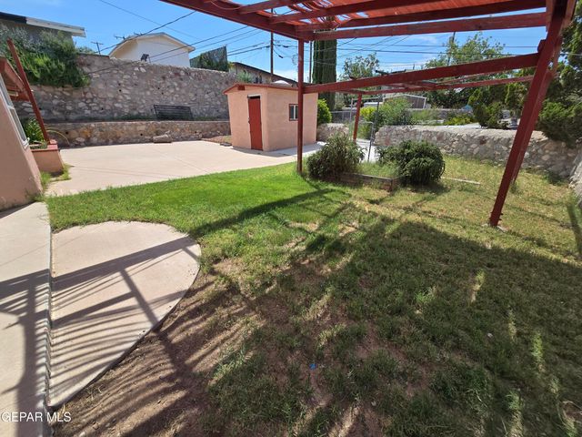 332 Carnival Drive, El Paso, TX 79912