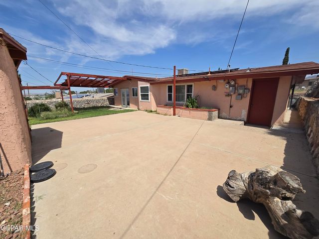 332 Carnival Drive, El Paso, TX 79912
