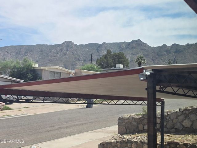 332 Carnival Drive, El Paso, TX 79912