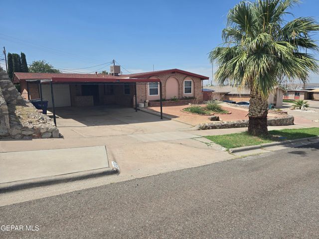 332 Carnival Drive, El Paso, TX 79912